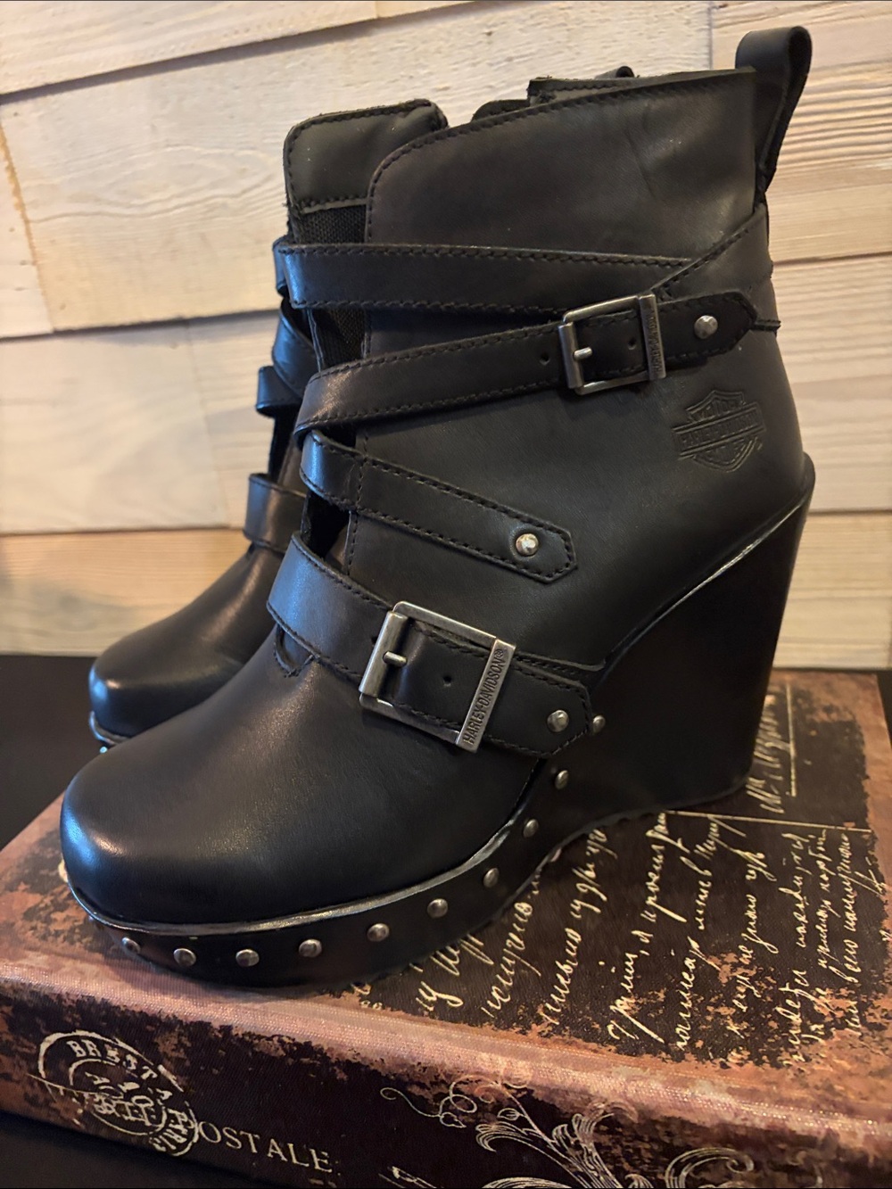 Harley-Davidson Black Leather Wedge Booties with Studded Platform and Buckles - Picture 2 of 8